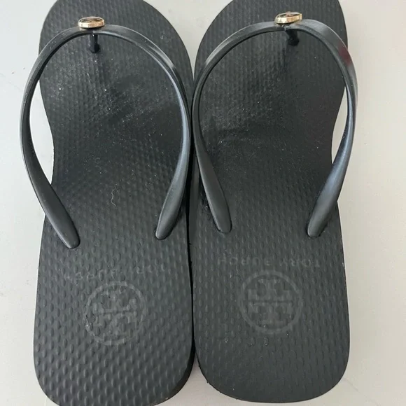 Tory Burch black thong sandles - Picture 2 of 7